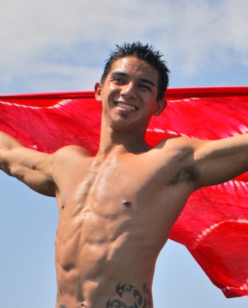 Kaimana and the Red Canga